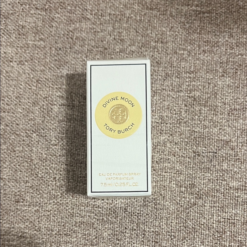 Tory Burch Divine Moon Fragrance in White and Gold